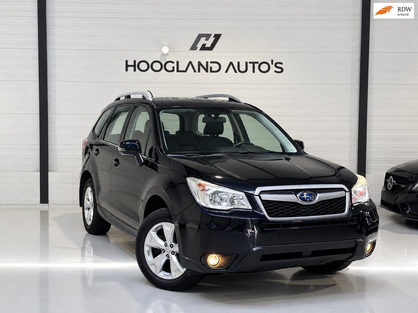 Subaru Forester 2.0 D Luxury Plus DUITSE PAPIEREN, Auto's, Stof, Gebruikt, Zwart, 4 cilinders