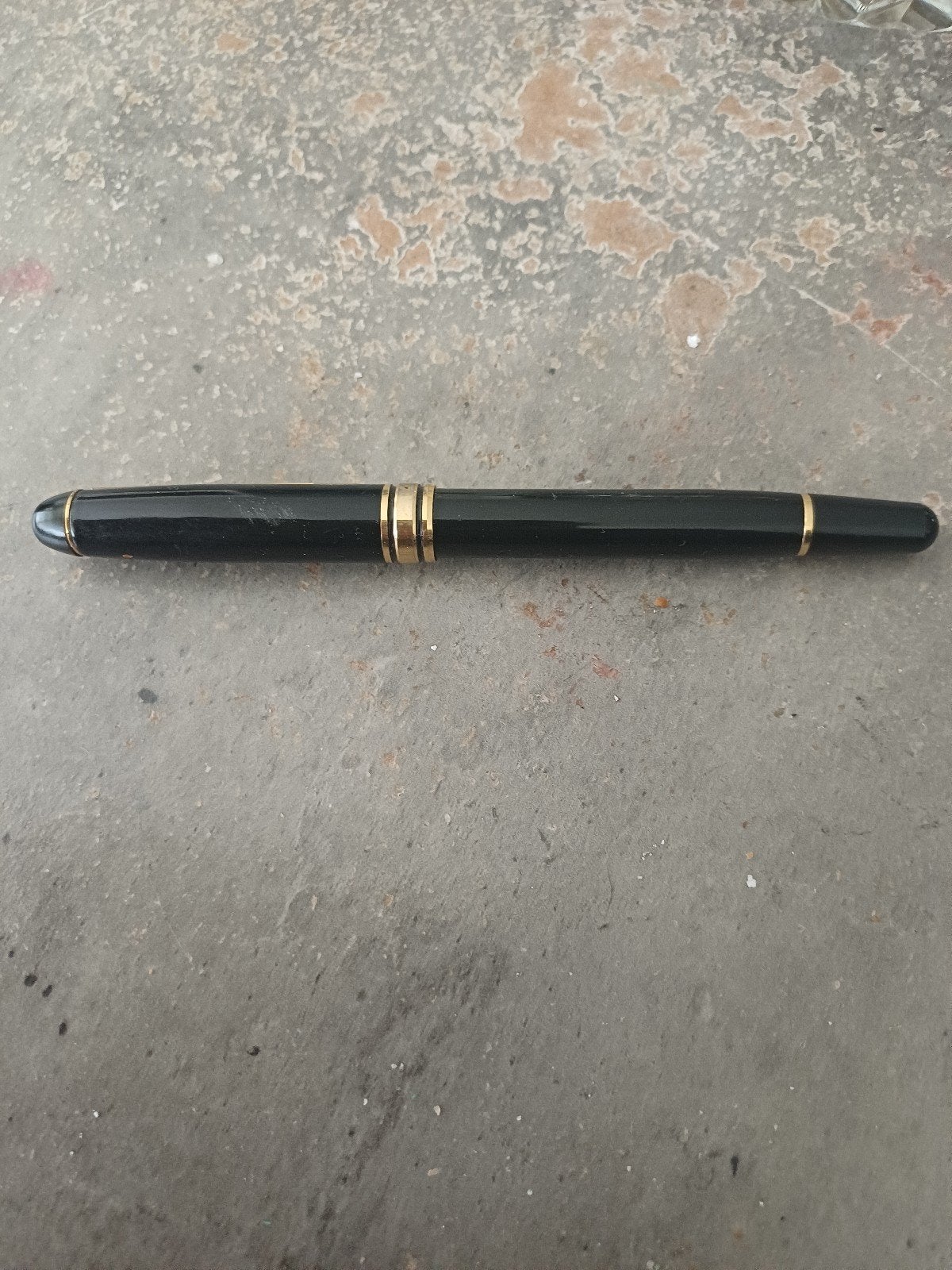 Elegante iridium vulpen - Zwart met gouden accenten, Verzamelen, Ophalen of Verzenden, Gebruikt, Vulpen, Overige merken