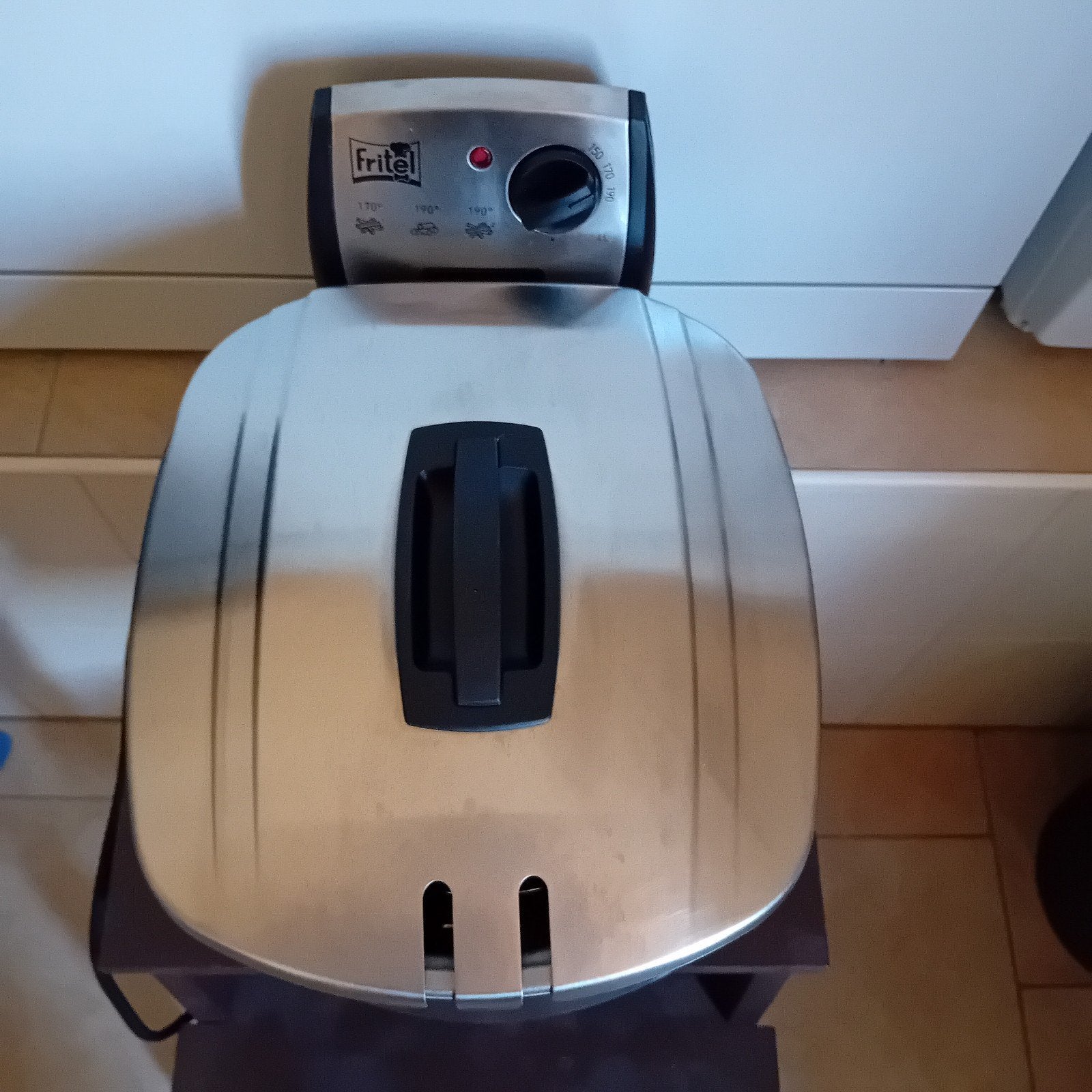 frituurpan inclusief 5 liter olie, Ophalen, Zo goed als nieuw