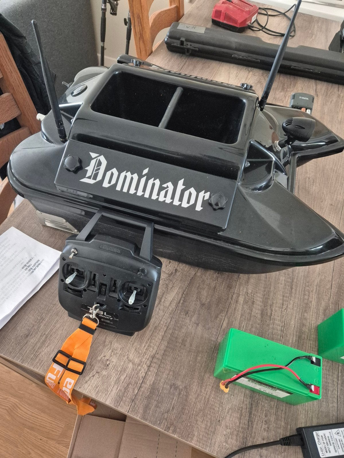 Dominator voerboot, Ophalen, Zo goed als nieuw, Overige typen