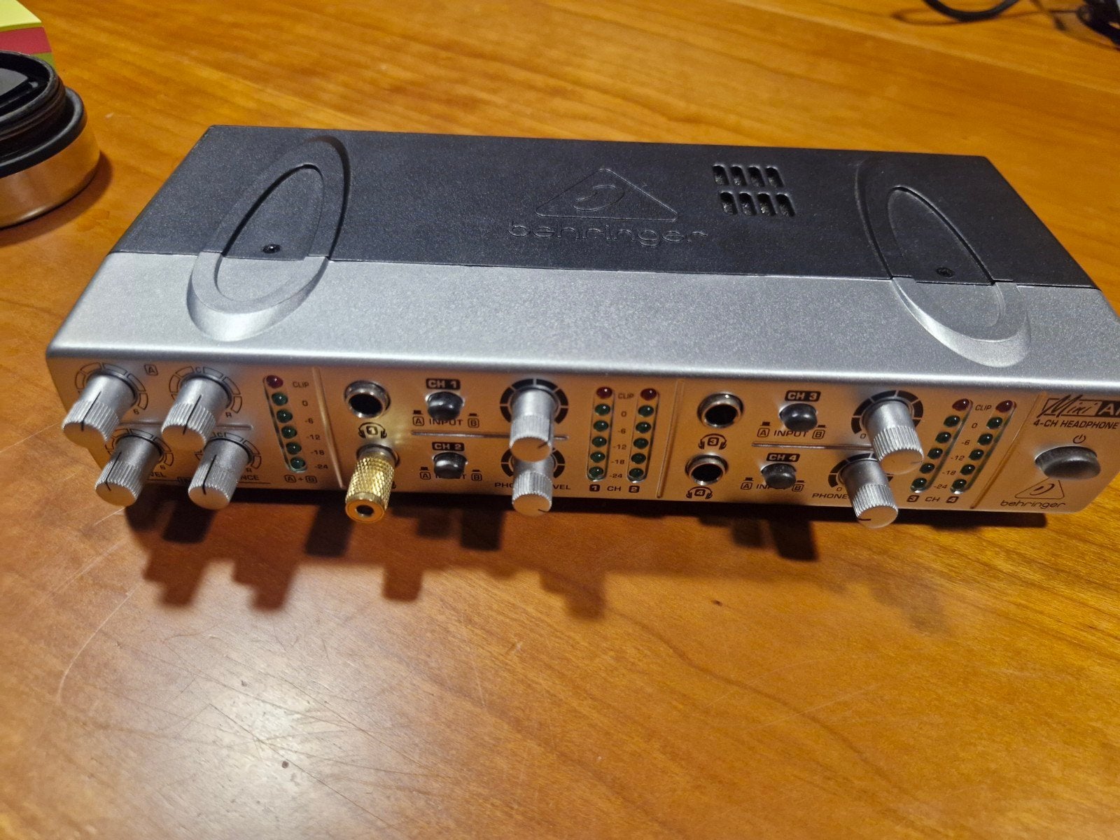 Behringer Mini Amp AMP800 - 4kanaals hoofdtelefoonversterker, Ophalen of Verzenden, Gebruikt
