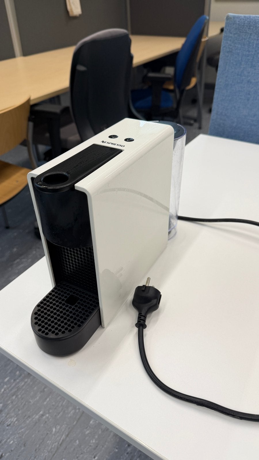 Nespresso Essenza Mini C30 Koffiemachine Wit, Koffiepads en cups, Espresso apparaat, Ophalen of Verzenden, Zo goed als nieuw
