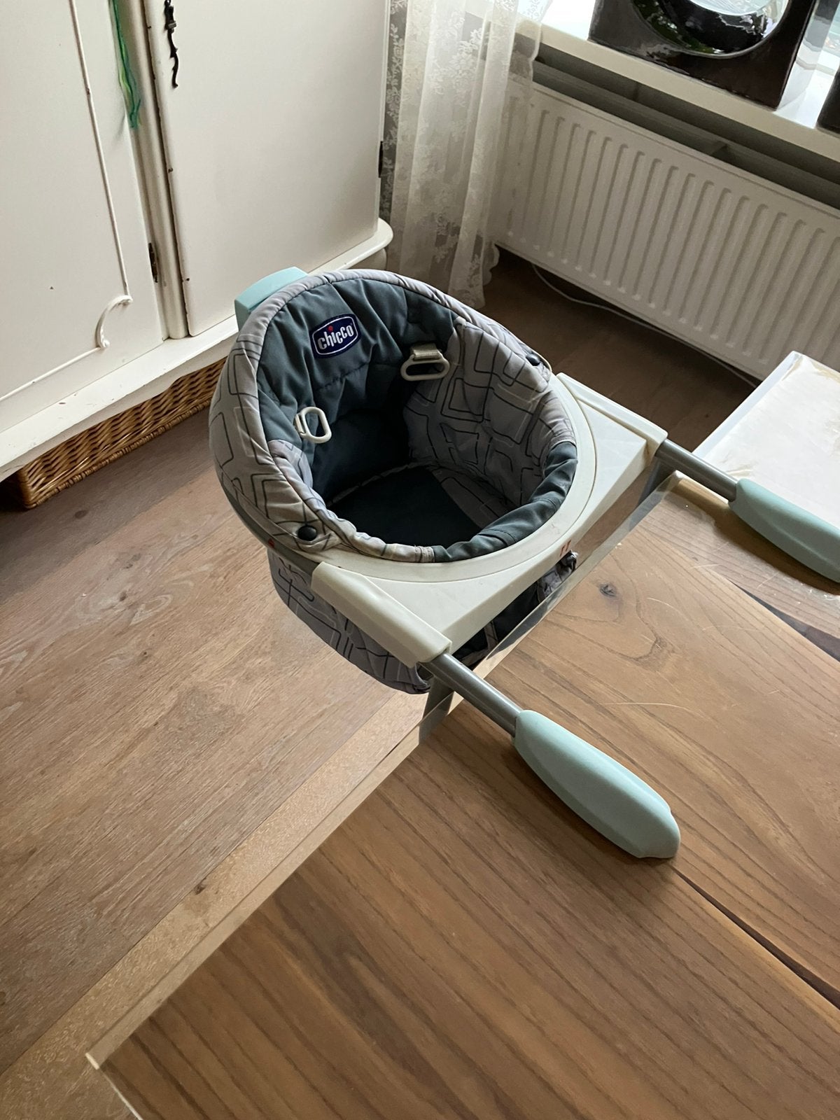 Chico kinderstoel,  360 graden hangstoeltje., Ophalen of Verzenden, Gebruikt, Hangstoel, Gordel(s)