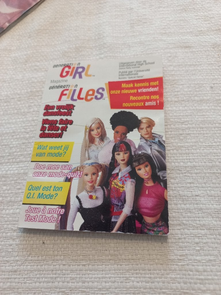 Vintage Barbie Generation Girl   boekje 1998 Mattel"., Verzamelen, Ophalen of Verzenden, Zo goed als nieuw, Overige typen