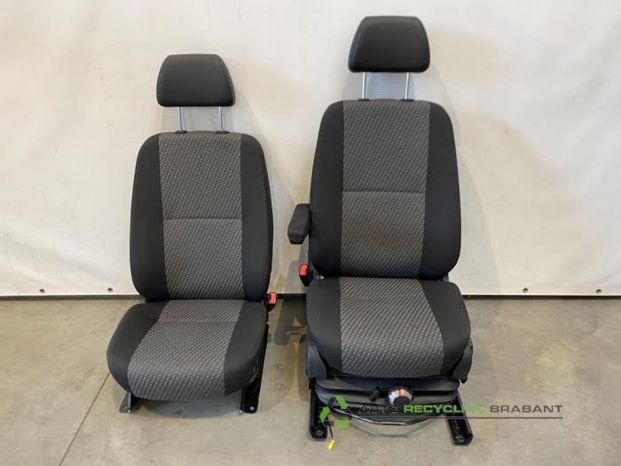 Voorstoelen links + rechts van een Volkswagen Crafter, Gebruikt, -, Volkswagen, -