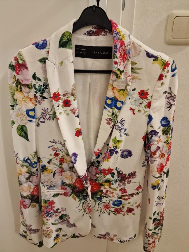 Zara Basic Bloemenprint Jasje - Maat M, Wit, Ophalen of Verzenden, Zo goed als nieuw, Jasje