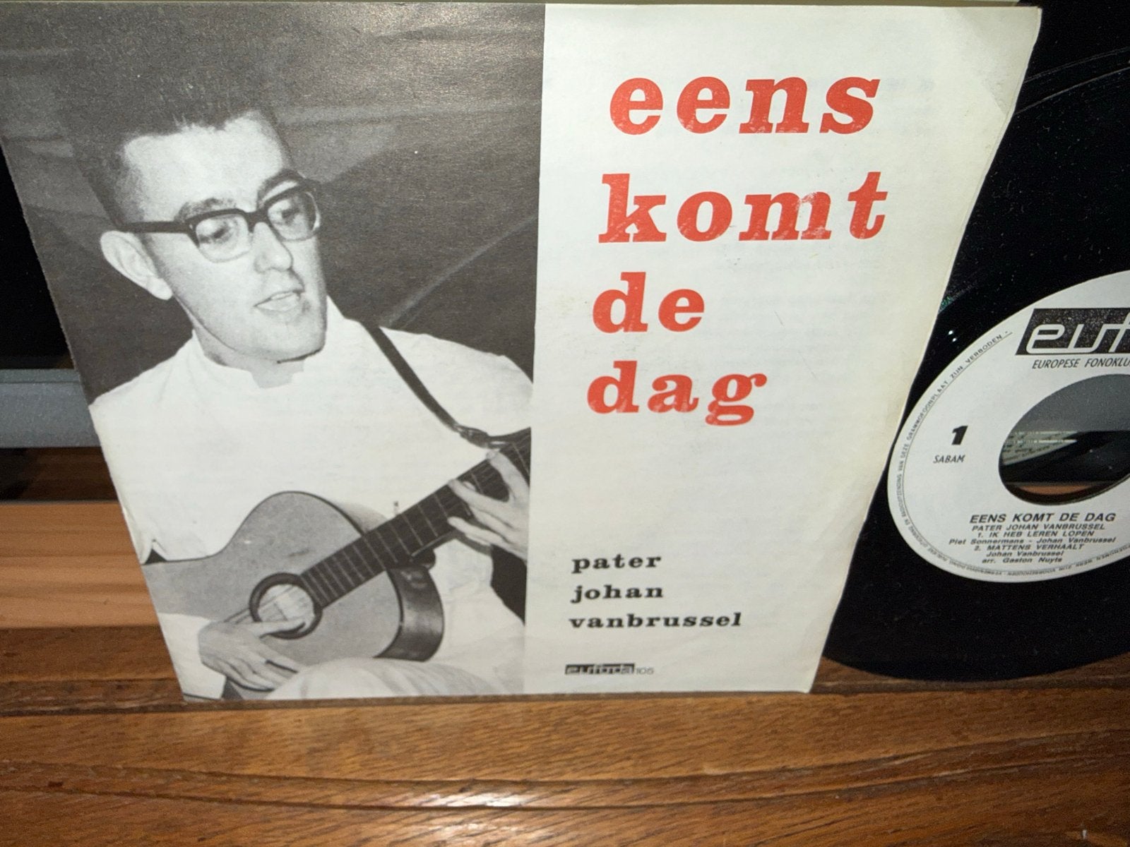 Pater Johan Vanbrussel - Eens Komt De Dag (Gesigneerd), Gebruikt, Overige genres, 7 inch, 1970 - 1979