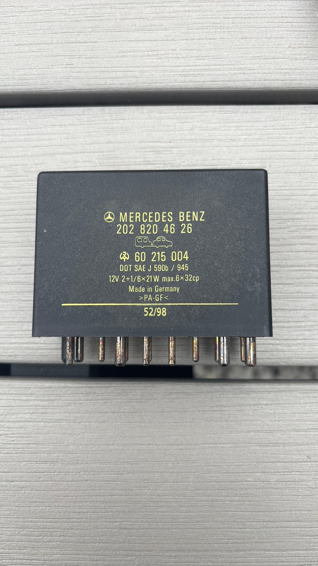 Mercedes W201/W202 knipperlicht relais, Ophalen of Verzenden, Nieuw