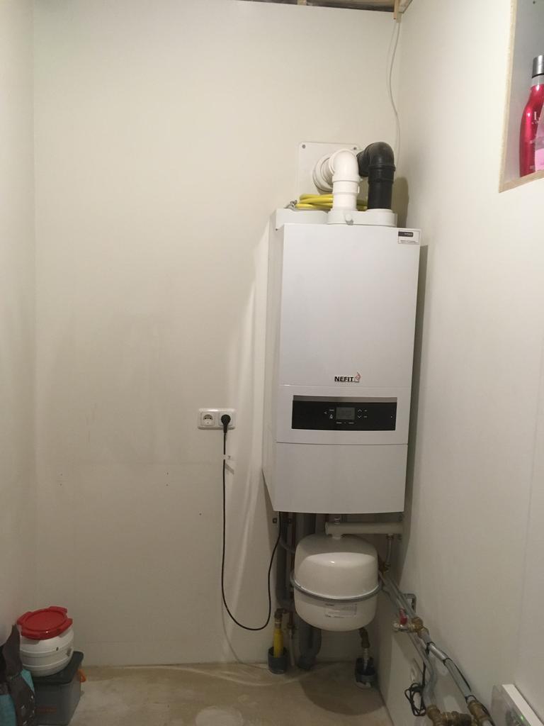 Nefit TrendLine HRC25/CW6 II, Doe-het-zelf en Verbouw, Verwarming en Radiatoren, Gebruikt, Cv-ketel of Combi-ketel, 80 cm of meer
