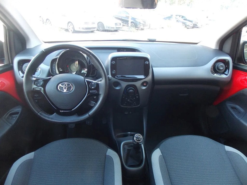 Toyota Aygo 1.0 VVT-i x-play Airco Camera Elek € 10.499,00, Voorwielaandrijving, Gebruikt, Euro 6, 4 stoelen