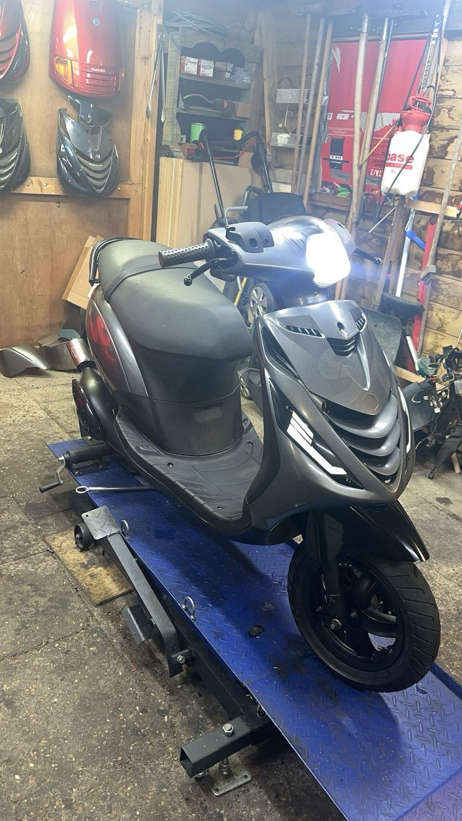 piaggio zip 70cc 2takt, Fietsen en Brommers, Scooters | Piaggio, Ophalen, Zo goed als nieuw, Tweetakt, Zip