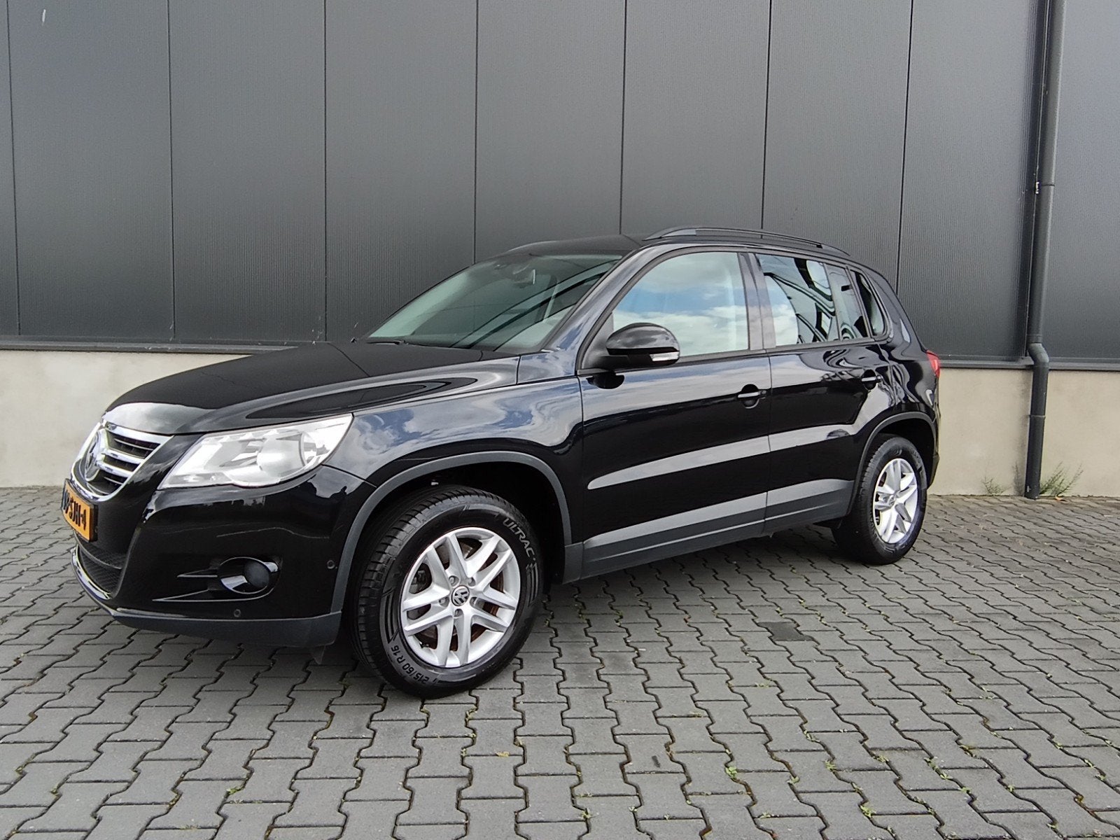 Volkswagen Tiguan 1.4 TSI 150 PK Apk 03-2027!, Voorwielaandrijving, 1800 kg, Zwart, 4 cilinders