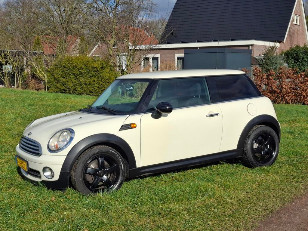 Mini (r56) 1.4 95pk 2007 Wit, Auto's, Mini, Particulier, One, Airconditioning, Elektrische ramen, Benzine, B, Hatchback, Handgeschakeld