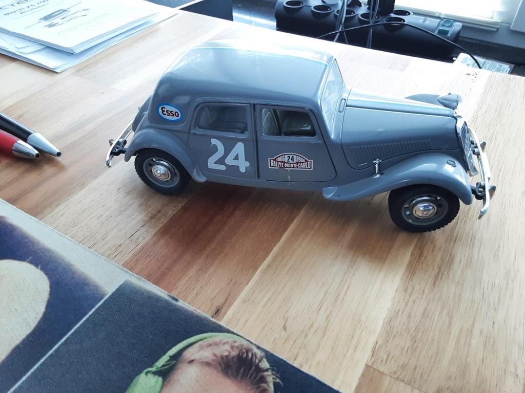 Citroën Traction Avant Rallye Monte-Carlo 1966 Bburago 1:24, Ophalen of Verzenden, Auto, Overige merken