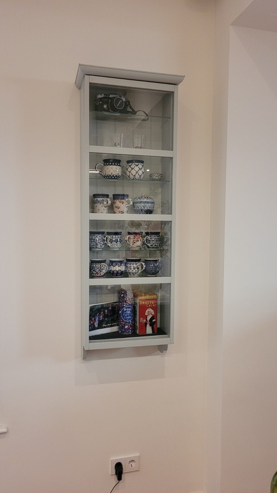 Vitrinekast / Keukenkast - recent geschilderd, Huis en Inrichting, Minder dan 50 cm, Met deur(en), 100 tot 150 cm, Ophalen of Verzenden