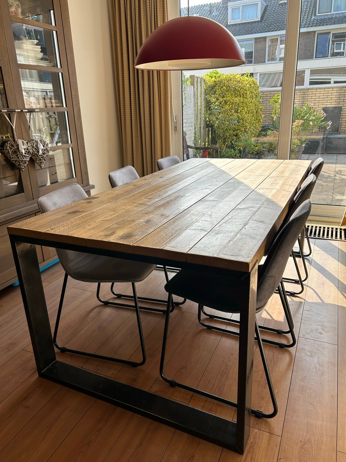 Mooie houten eettafel met stalen poten, Huis en Inrichting, Tafels | Eettafels, Ophalen, Gebruikt, 50 tot 100 cm, Vijf personen of meer