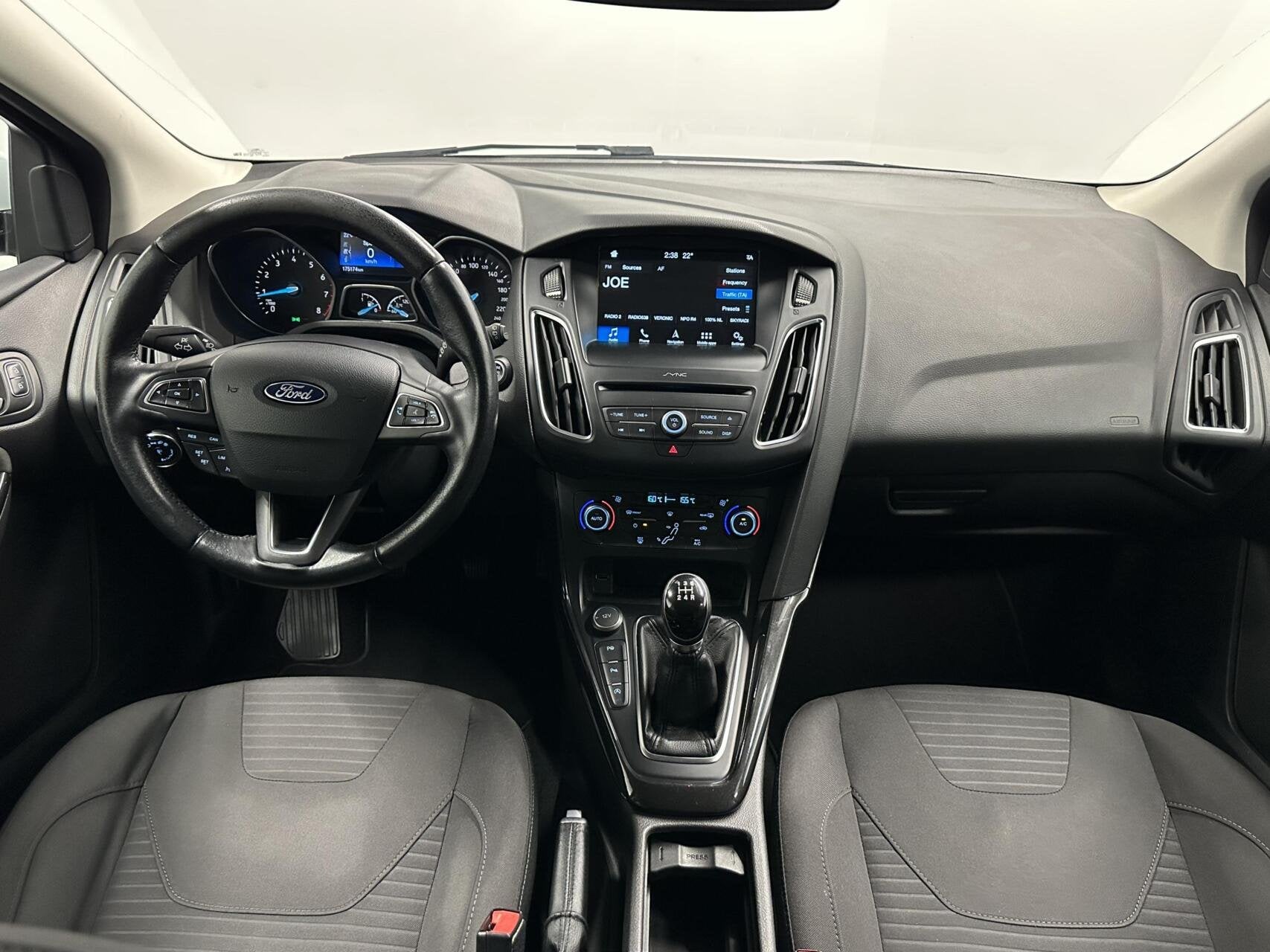 Ford Focus 1.0 EcoBoost Trend Edition Business NAVI CRUISE E, Auto's, Gebruikt, Met garantie (alle), 635 kg, Wit
