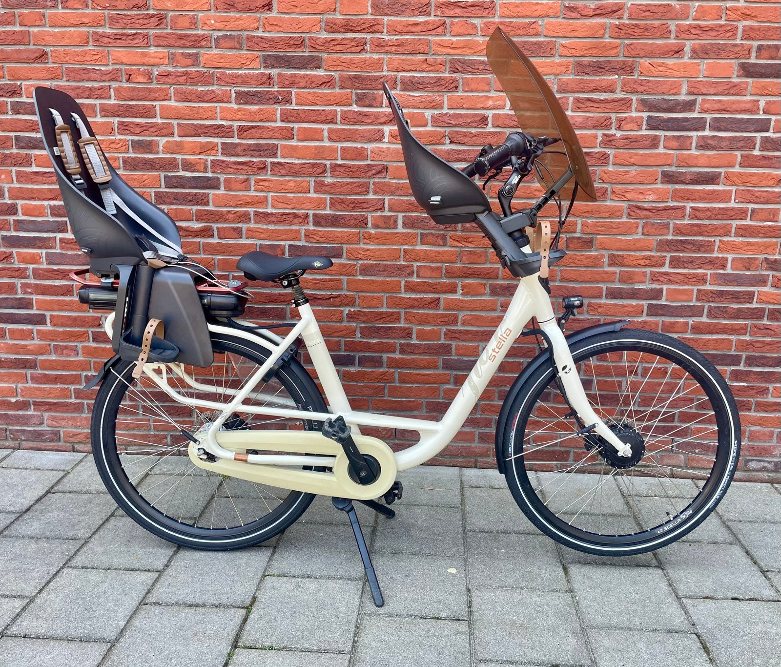 Stella Fiore Comfort FDST Elektrische Moederfiets met zitjes, 2 zitjes, 53 tot 56 cm, Dubbele standaard, Schijfrem