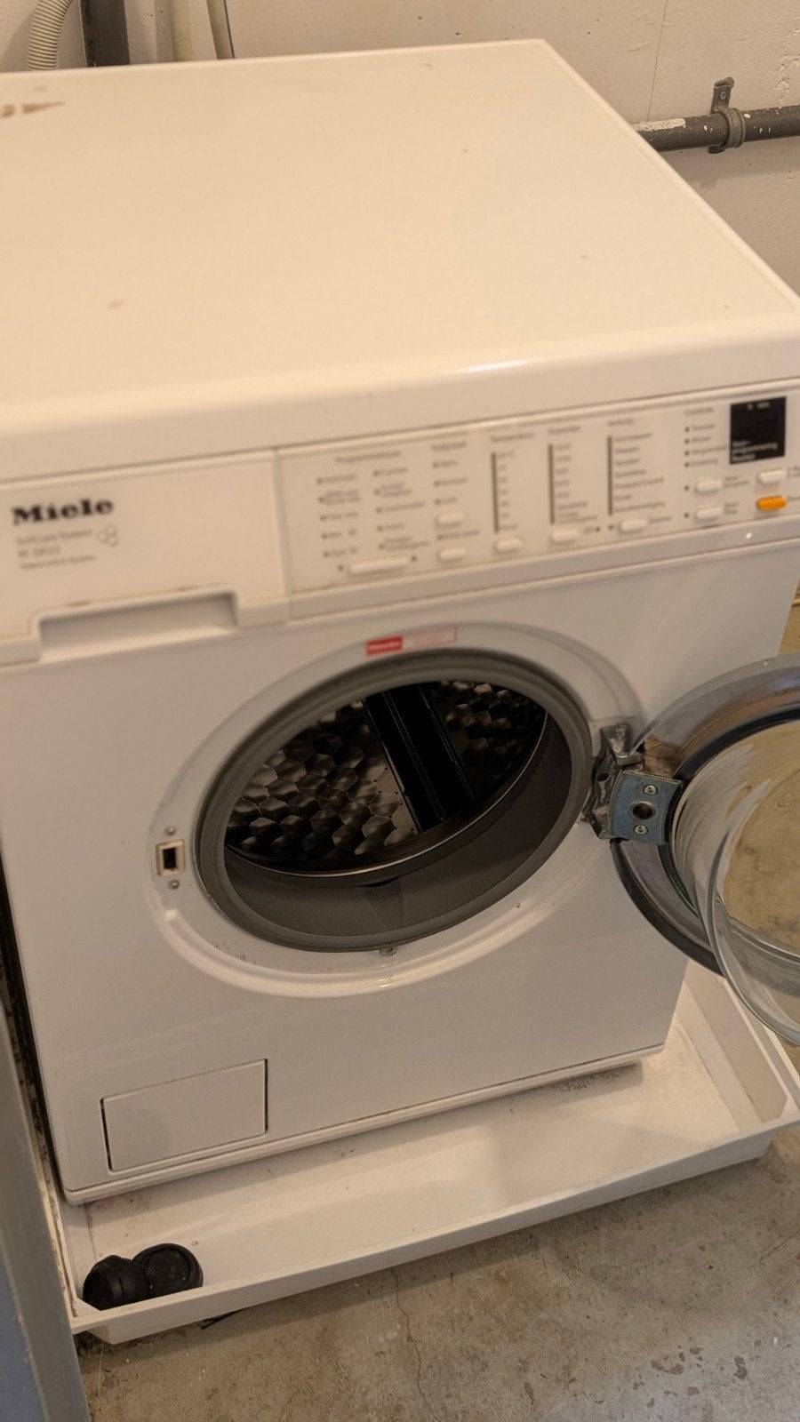 Miele W 3833 SoftCare System – Wasmachine MOET NU WEG!, Ophalen, Gebruikt, Voorlader, 85 tot 90 cm