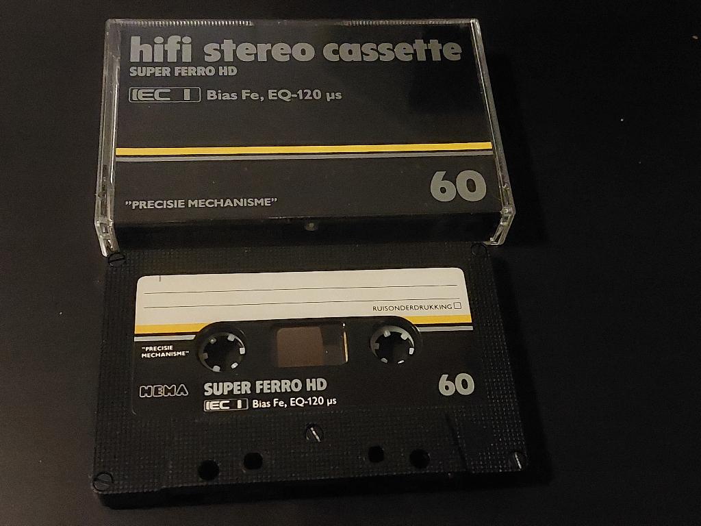 HEMA SUPER FERRO HD 60, Overige genres, 1 bandje, Ophalen of Verzenden, Zo goed als nieuw