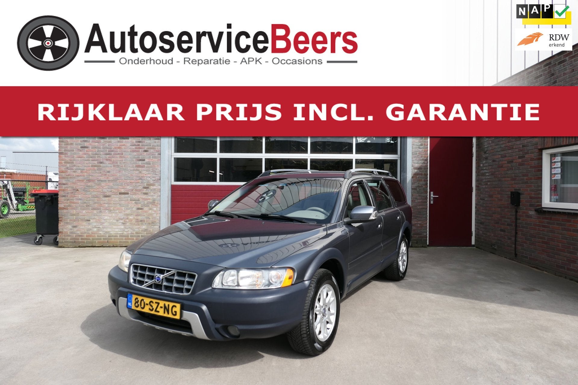 Volvo XC70 2.5 T Kinetic, Zeer netjes, All-seasons, trekhaak, Auto's, Volvo, Automaat, Beige, XC70, 2521 cc