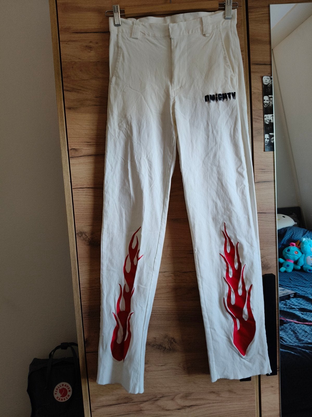 OMIGHTY Witte Broek met Vlammen - Y2K Grunge Stijl (S), Kleding | Dames, Broeken en Pantalons, OMIGHTY, Ophalen of Verzenden, Maat 36 (S)
