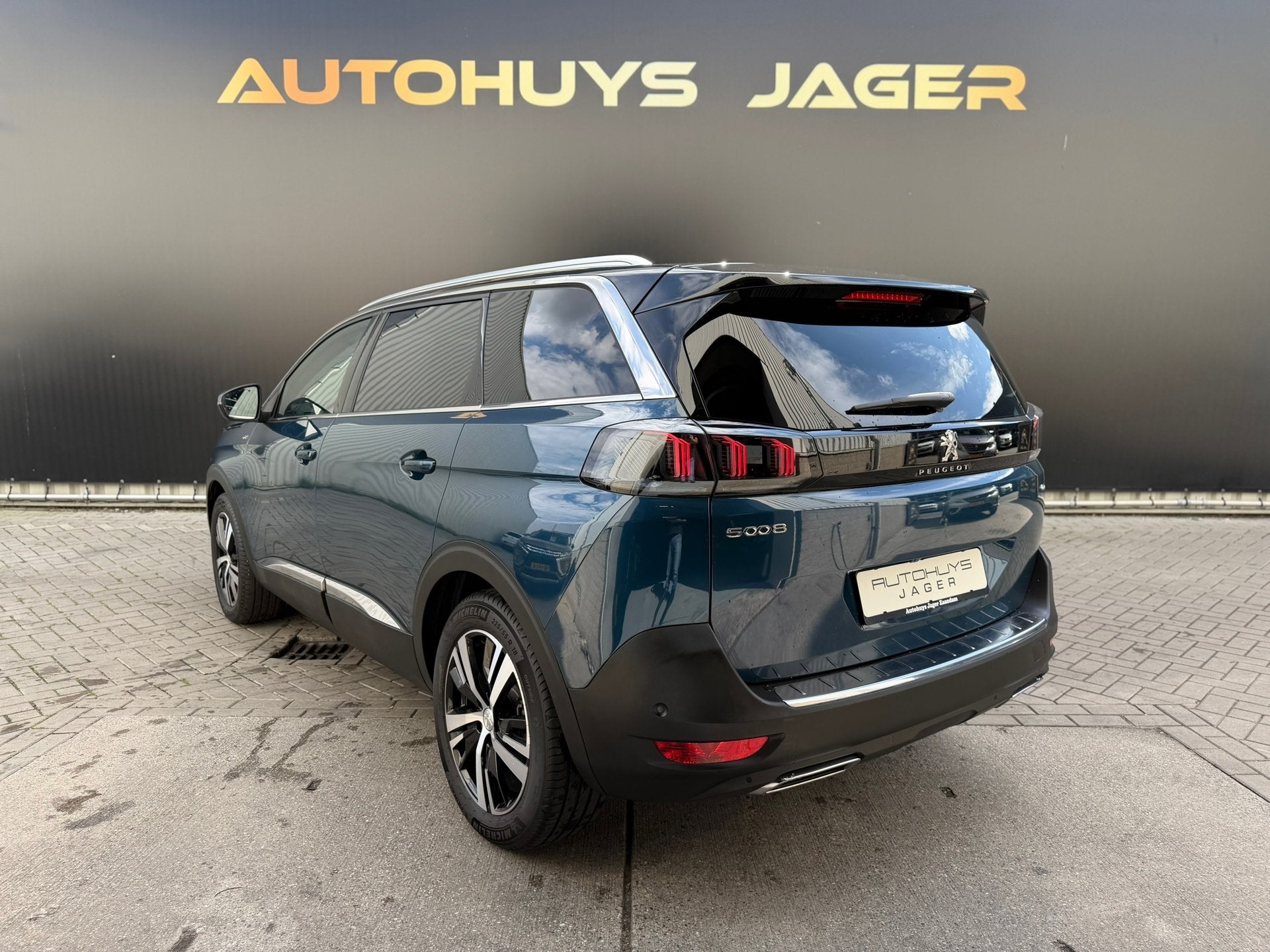 Peugeot 5008 1.2 PureTech GT Line Pano Automaat Carplay E.kl, 15 km/l, Gebruikt, Zwart, Origineel Nederlands