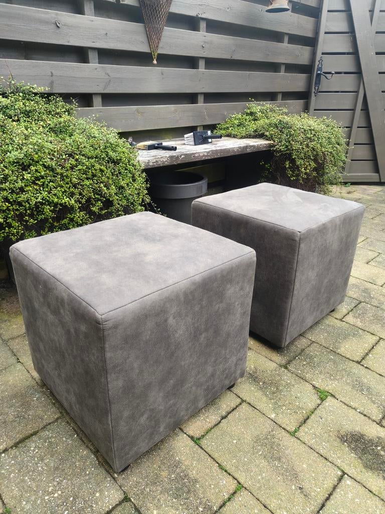 2x stijlvolle kubus poefs / hockers – grijs/bruin, Ophalen of Verzenden, Minder dan 100 cm, Minder dan 25 cm