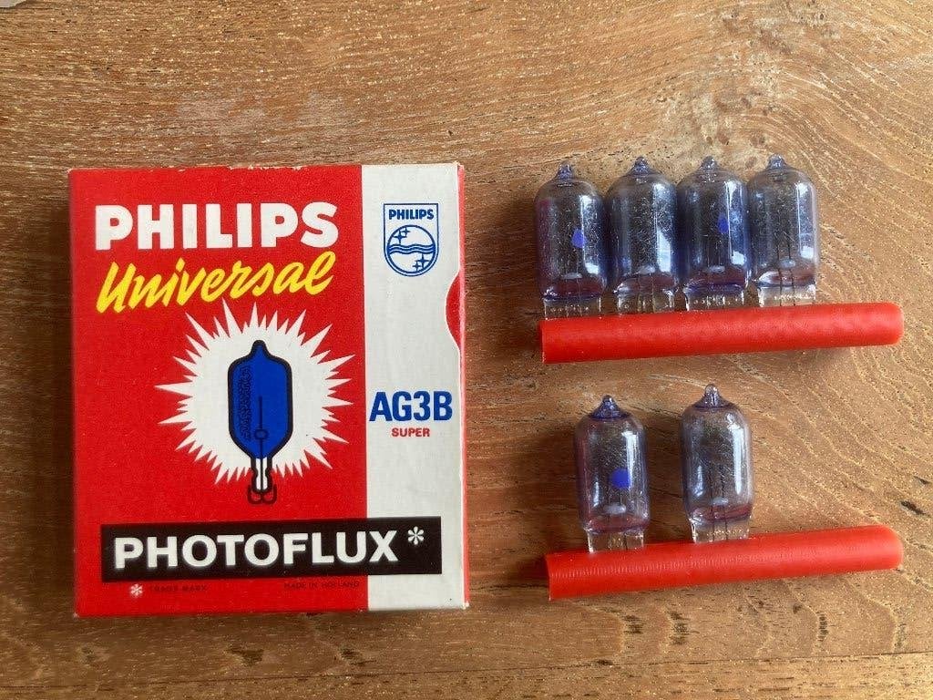 6 ouderwetse flitslampjes Philips photoflux AG3B in doosje, Philips, Voor analoge fotografie, Nieuw, Ophalen of Verzenden
