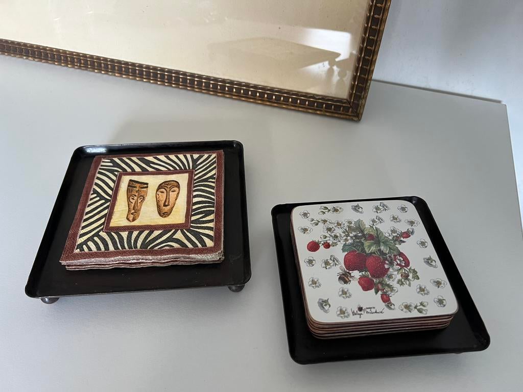 2 platte metalen schaaltjes (voor bijvoorbeeld onderzetters), Ophalen of Verzenden, Gebruikt