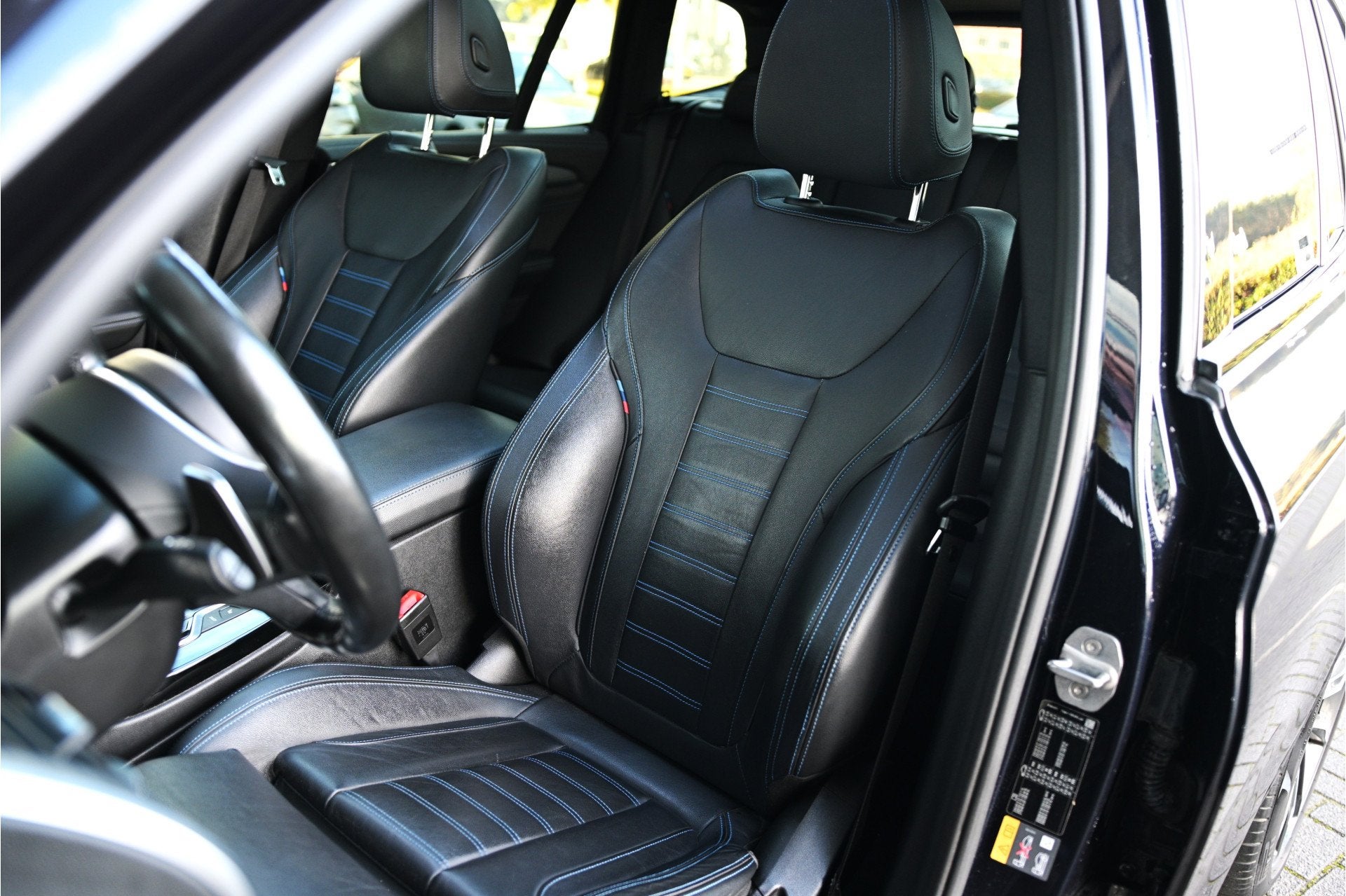 BMW X3 xDrive30e M Sport Automaat / Panoramadak / Sportstoel, Auto's, Gebruikt, Euro 6, 4 cilinders, Zwart