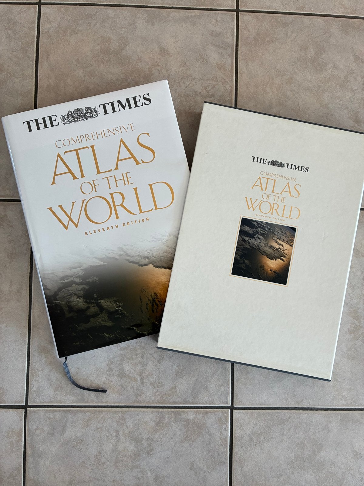 The Times Comprehensive Atlas of the World 11e, Boeken, Overige atlassen, 2000 tot heden, Ophalen of Verzenden, Zo goed als nieuw