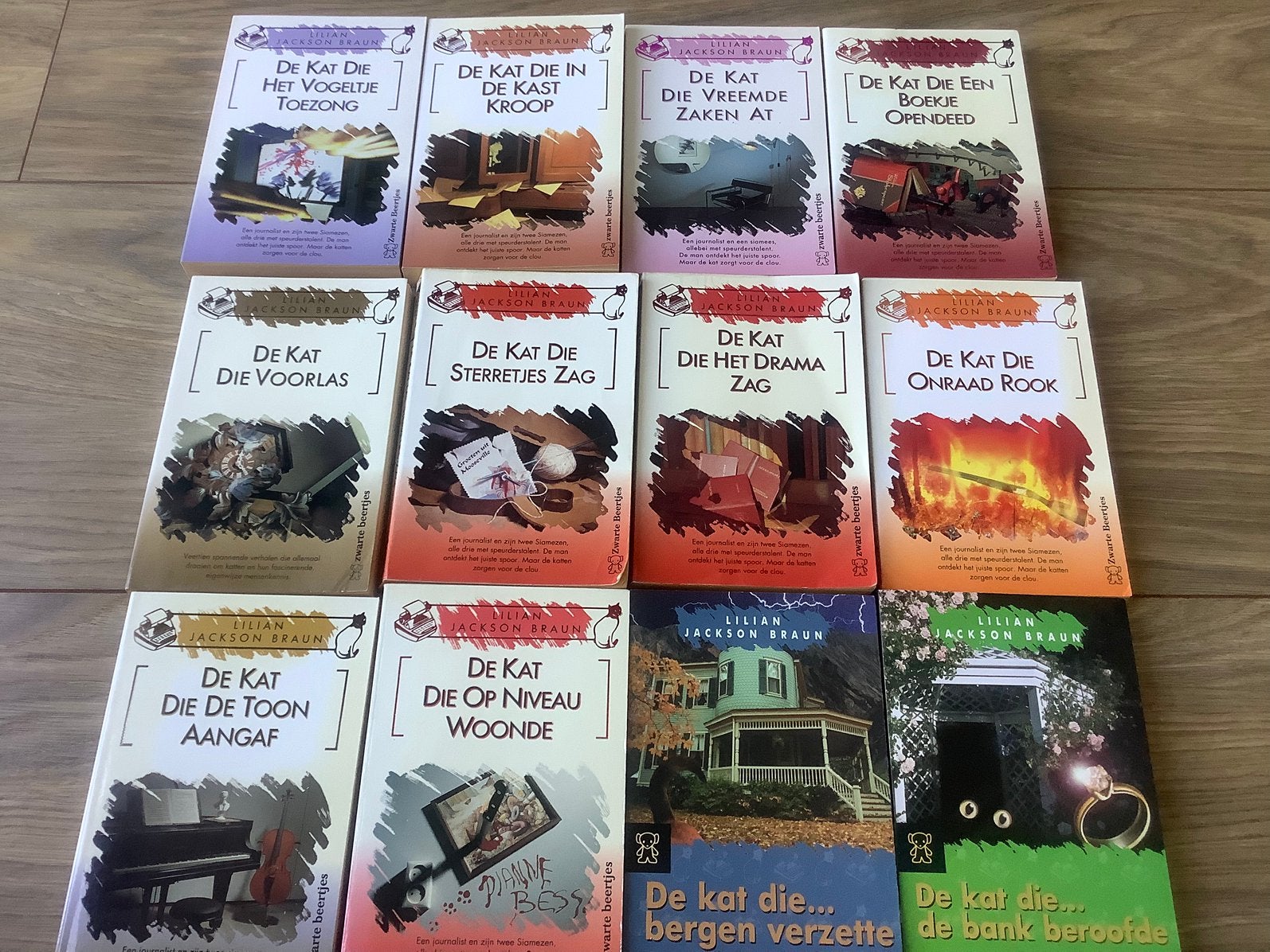 12 x Lilian Jackson Braun - De kat die…, Boeken, Detectives, Ophalen, Gelezen