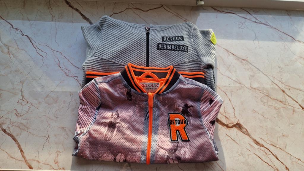 2 Retour vesten maat 122/128, Kinderen en Baby's, Kinderkleding | Maat 128, Gebruikt, Trui of Vest, Ophalen of Verzenden, Jongen