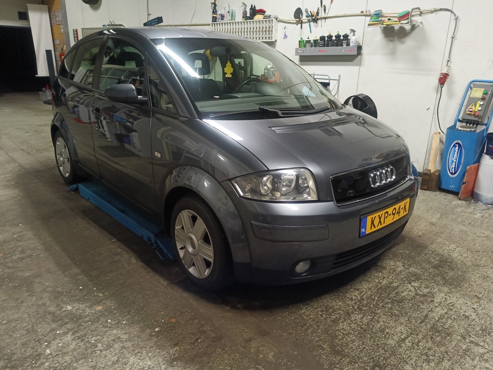 Audi A2 1.4 TDI 55KW 2004 Grijs, Auto's, Voorwielaandrijving, Stof, 74 pk, Zwart