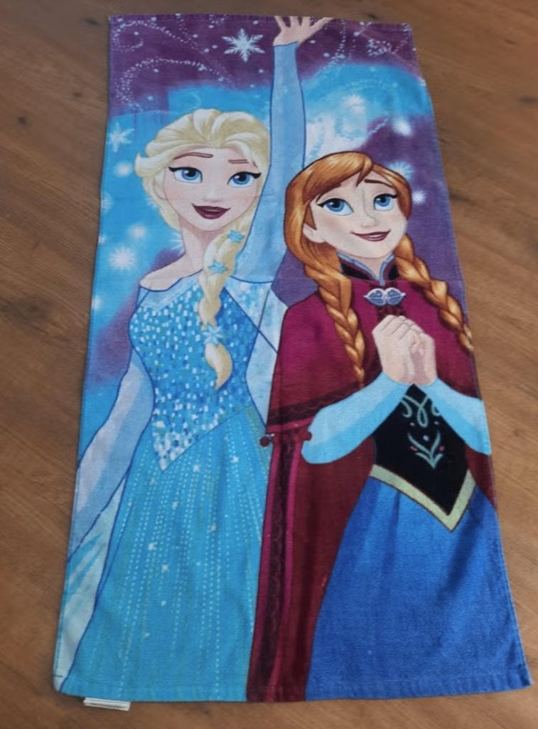 Frozen handdoek 57x104cm 100% katoen, Ophalen of Verzenden, Zo goed als nieuw, Handdoek