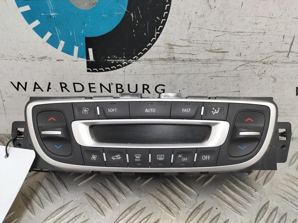 RENAULT MEGANE 1.5 dCi Bose  KACHEL BEDIENINGSPANEEL 2012, Ophalen of Verzenden, Gebruikt, Stiba lid