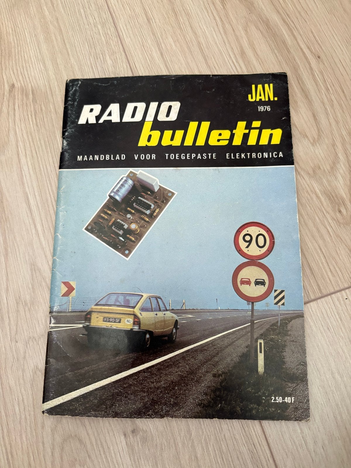 Radio Bulletin - Januari 1976 - Maandblad elektronica, Ophalen of Verzenden, Gelezen, Overige typen