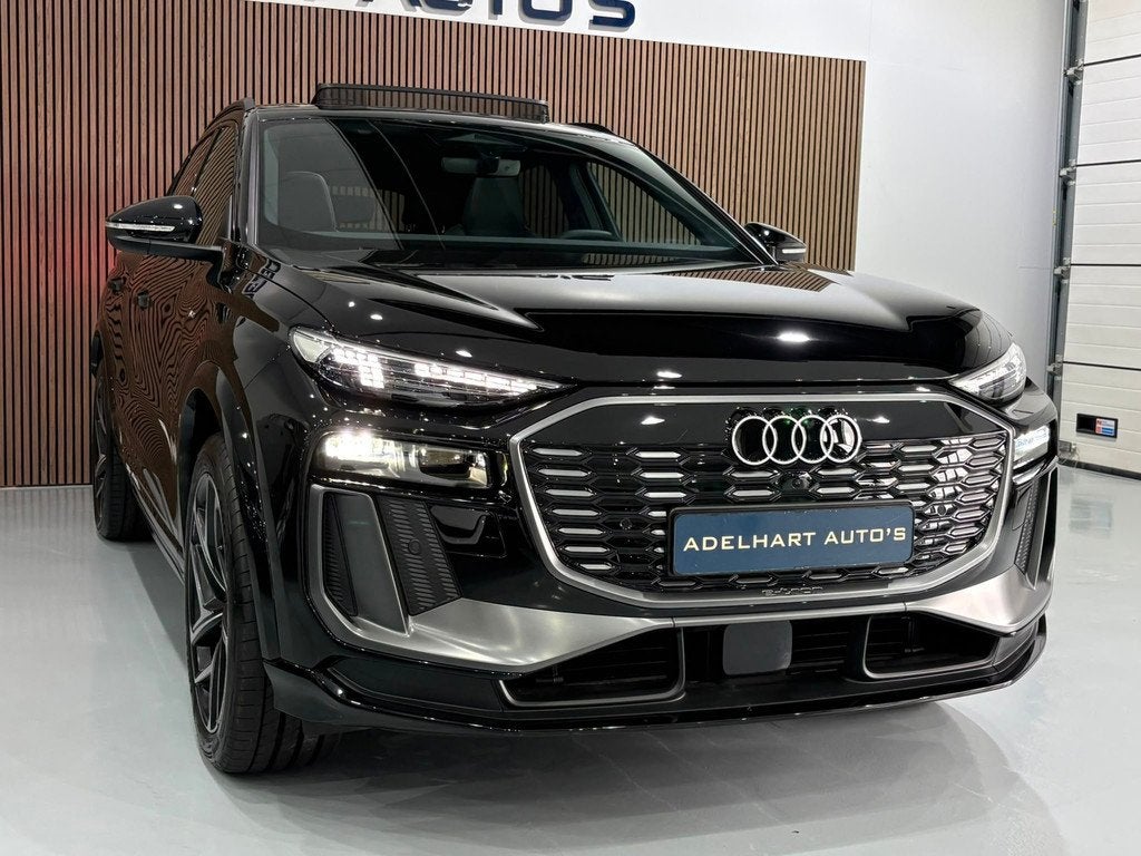 Audi Q6 e-tron S edition performance 100 kWh / Panorama dak, Auto's, Audi, Automaat, Zwart, SUV of Terreinwagen, Te koop