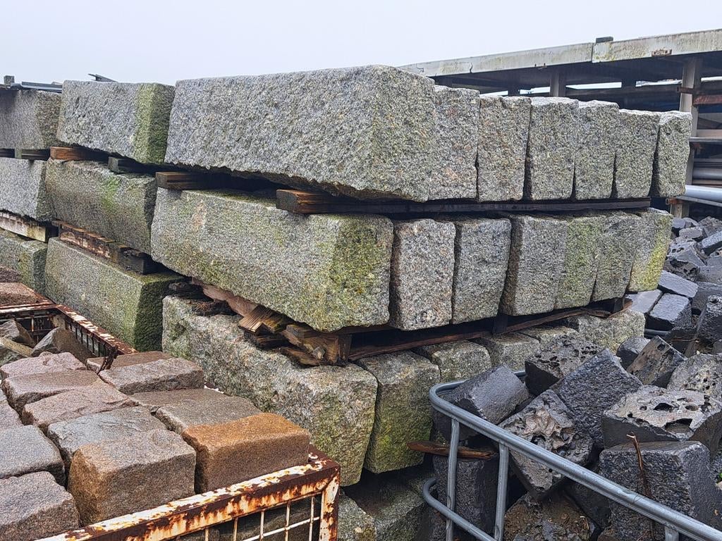 Granieten bielzen, Tuin en Terras, Bielzen en Borders, Ophalen, V.Kouswijk-Jansen, 100 tot 200 cm, Zutphenseweg 6