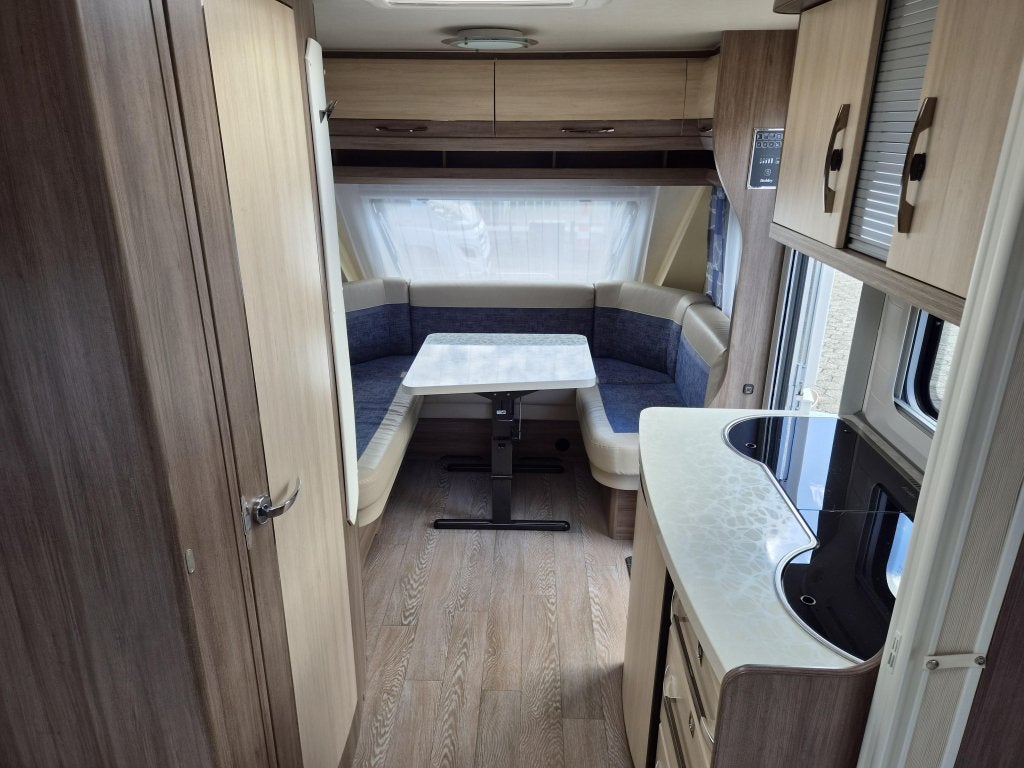 Hobby De Luxe 460 LU Enkele bedden - Mover, Rondzit, Hobby, Schokbreker, Bedrijf