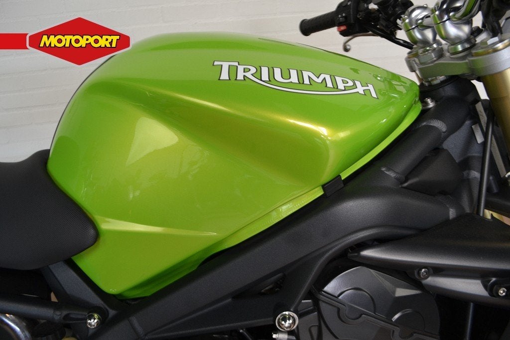 Triumph STREET TRIPLE (bj 2008), Triumph Motocycles, Bedrijf, De Droogmakerij 40A
1851 LX   Heiloo, NL, Sport