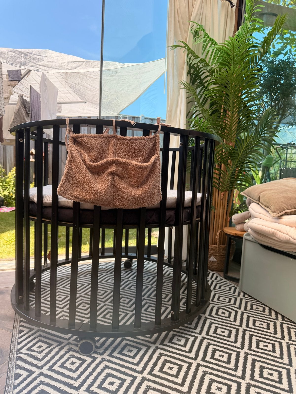 Ronde box op wielen met matras en matrasbeschermer, Kinderen en Baby's, Babywiegjes en Ledikanten, Ophalen, Zo goed als nieuw