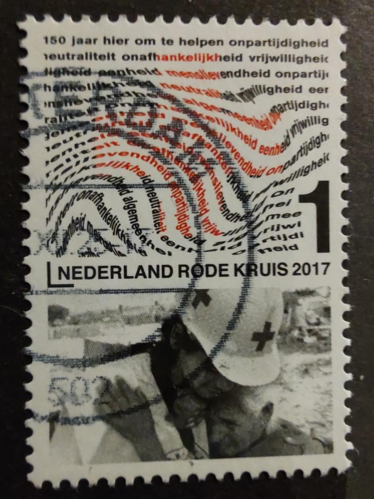 3539b hulpverlener met helm 2017 nl rode kruis, Ophalen of Verzenden