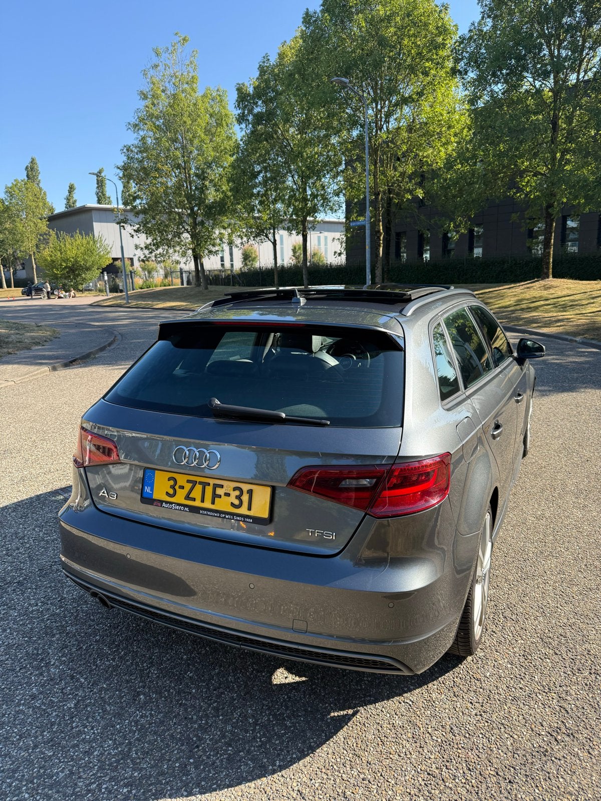 Audi A3 Sportpack Pro line S ( daytonagrijs ), Auto's, Automaat, Dealer onderhouden, Zwart, Leder en Stof