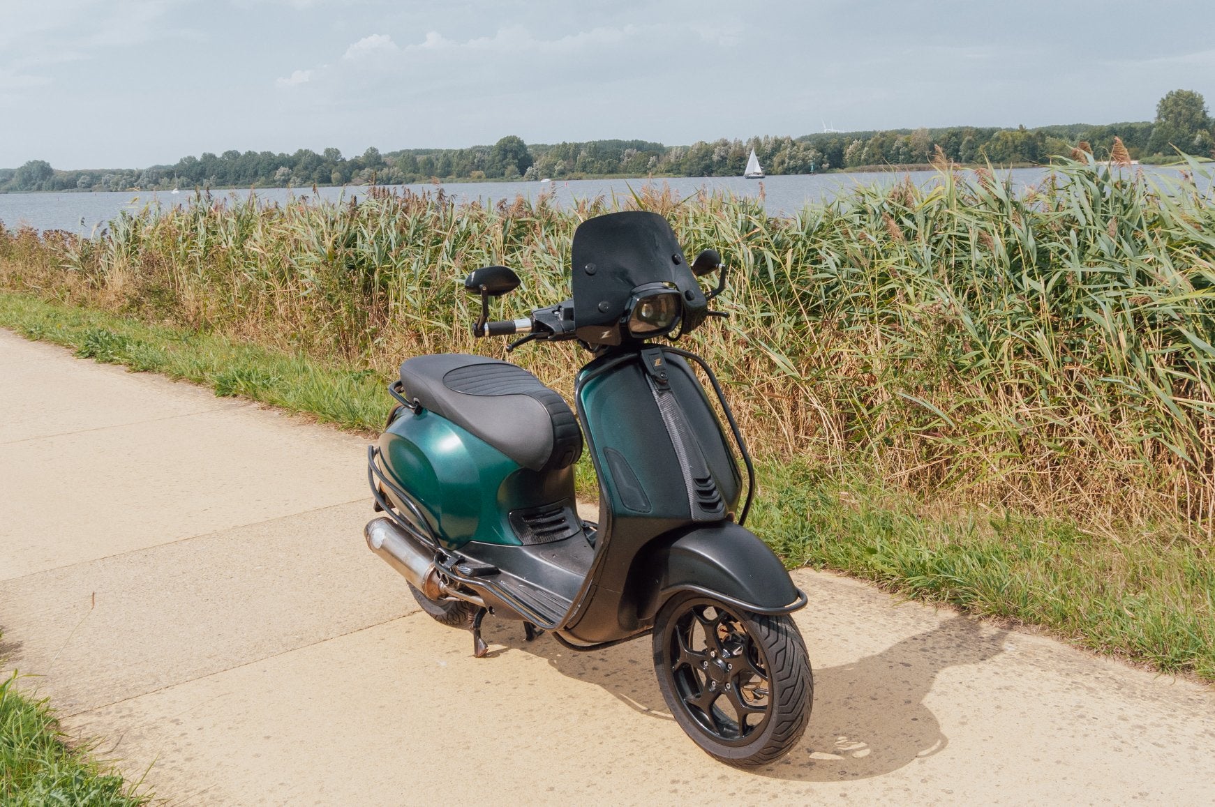 Vespa sprint 150 (brom), Fietsen en Brommers, Scooters | Overige merken, Gebruikt, Maximaal 45 km/u, Ophalen of Verzenden, Benzine