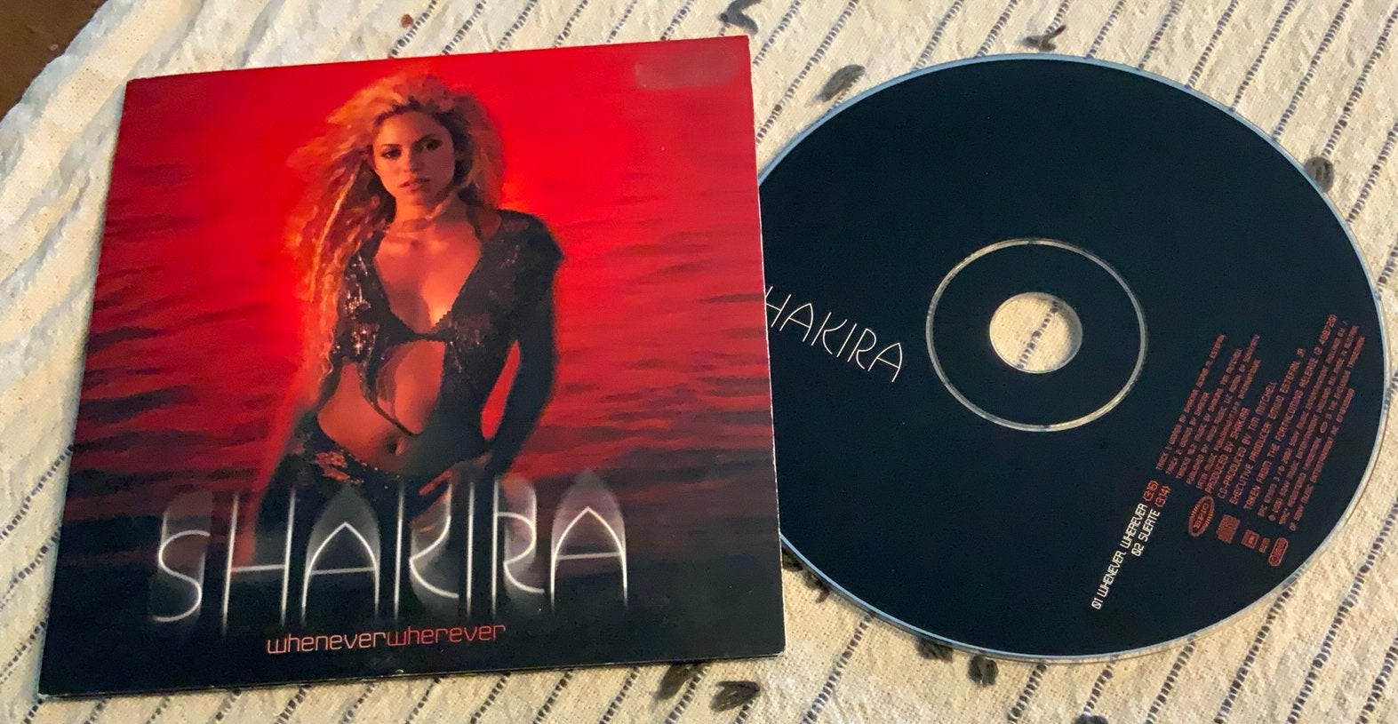 CD SINGLE SHAKIRA WHENEVER WHEREVER 2002 SONY HOLLAND, Cd's en Dvd's, Cd Singles, Verzenden, Gebruikt, Latin en Salsa