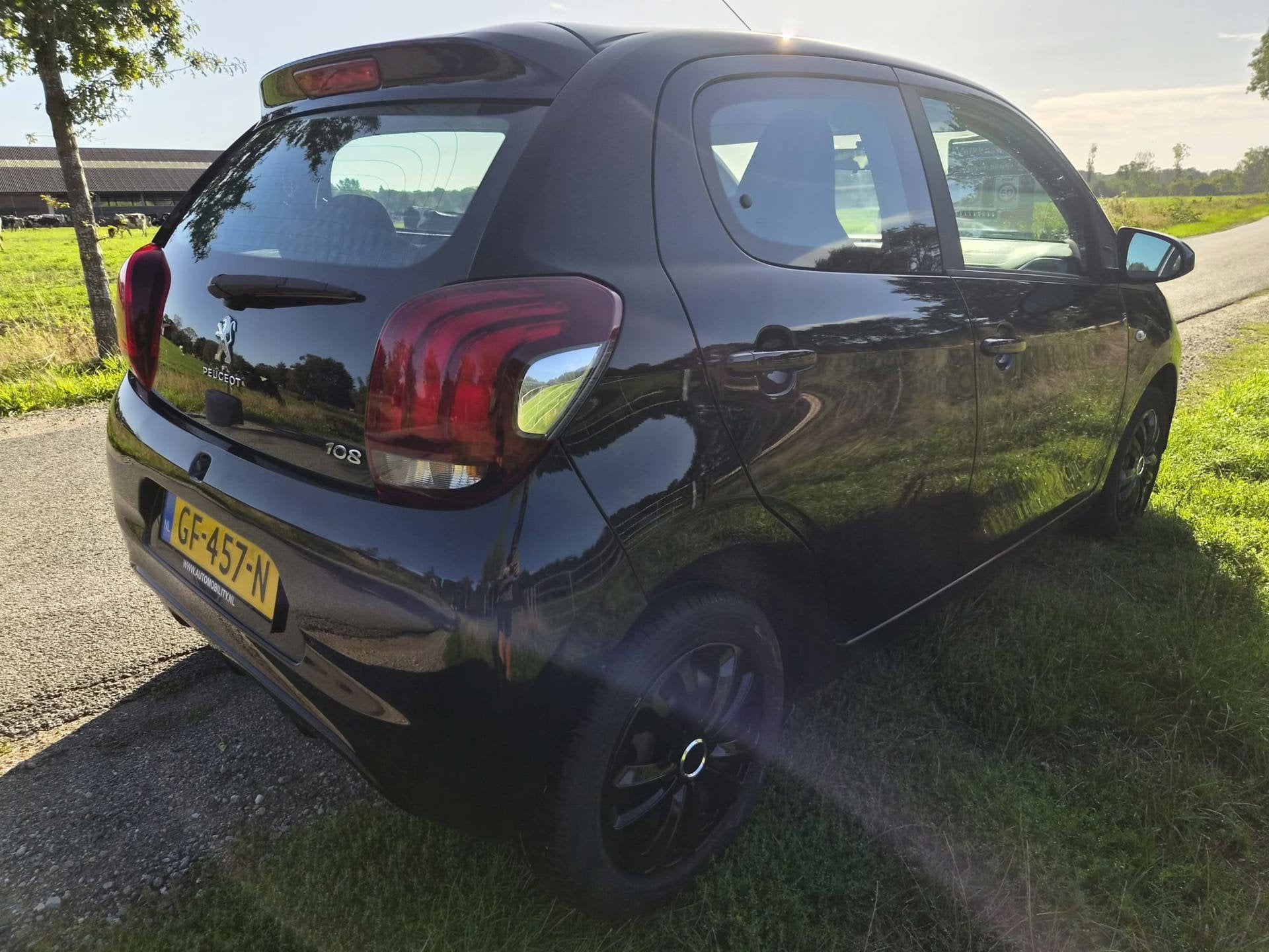 Peugeot 108 1.0 e-VTi Active zeer netjes met airco, Voorwielaandrijving, Stof, Gebruikt, Zwart