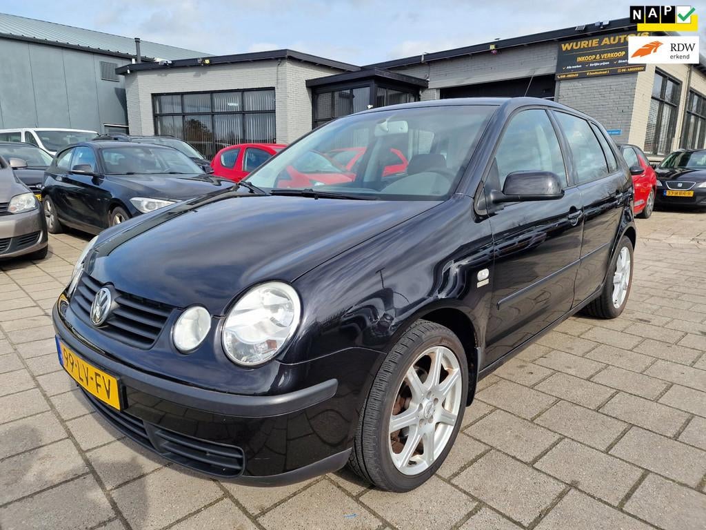 Volkswagen Polo 1.4-16V Comfortline/3D/Apk 06-3-2027, Auto's, Volkswagen, Voorwielaandrijving, 15 km/l, 4 cilinders, Zwart
