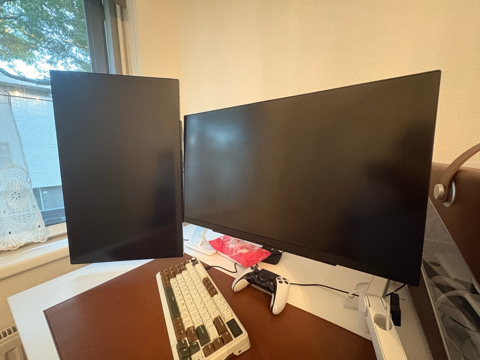 2x LG UltraGear 27 Inch 1440P Gaming Monitoren 165Hz & 240Hz, IPS, In hoogte verstelbaar, Zo goed als nieuw, 1 tot 2 ms